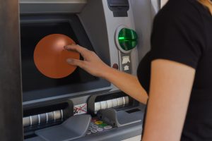 logis-grips-antikeimfolie-touchscreen-bankomat